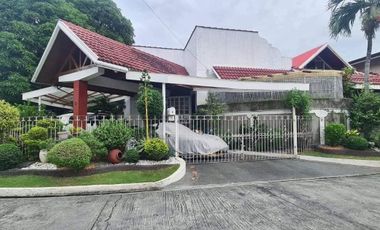 372 SQM. RESIDENTIAL CORNER HOUSE AND LOT + 3-CAR PARKING GARAGE INSIDE SECURED SUBDIVISION IN BRGY. SAN ISIDRO, PARANAQUE CITY NEAR S&R MEMBERSHIP SHOPPING SUCAT - JAKA PLAZA - SM BF PARANAQUE - UNIHEALTH PARANAQUE MEDICAL CENTER