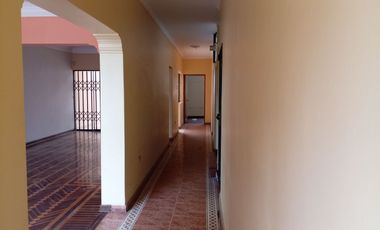 VENTA DE CASA, 226 M2, 4 DORMITORIOS, JARDIN, 2 PISOS + AZOTEA, 3 BAÑOS
