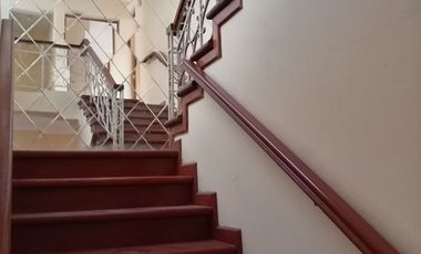 VENTA DE CASA, 226 M2, 4 DORMITORIOS, JARDIN, 2 PISOS + AZOTEA, 3 BAÑOS