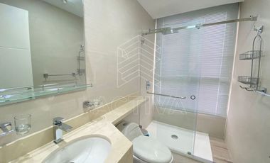 Departamento esquinero con balcón en Venta, edificio Santana Lofts