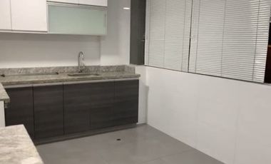 Tercer  piso con ascensor amplio departamento en esquina muy iluminado Tambo de Monterrico