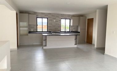 C227 Casa en venta en San Miguel de Allende en Privada Vista Antigua