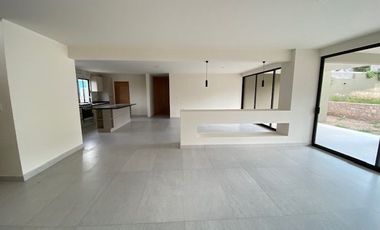 C227 Casa en venta en San Miguel de Allende en Privada Vista Antigua