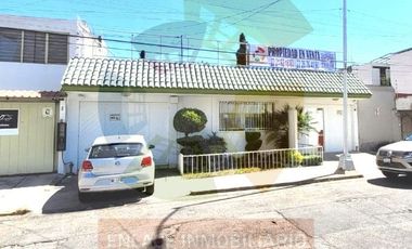 Venta de Casa en la Colonia La Paz,  Ideal Para Oficinas, consultorio o escuela.