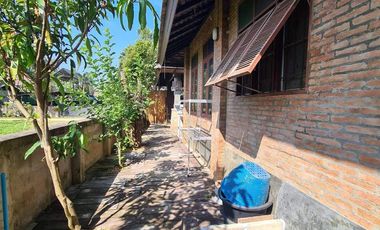 Explore this captivating Lanna-style Thai house for sale in the center of Chiang Rai.