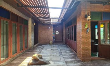 Explore this captivating Lanna-style Thai house for sale in the center of Chiang Rai.