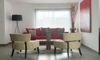 Flamante villa en venta Urb. Privada Challuabamba, sector Supermaxi.