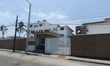 Departamento amueblado en planta baja de 3 recámaras en Col. Villa Rica. A una cuadra de Vía Muerta