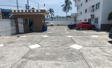 Departamento amueblado en planta baja de 3 recámaras en Col. Villa Rica. A una cuadra de Vía Muerta