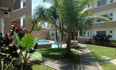 Departamento amueblado en planta baja de 3 recámaras en Col. Villa Rica. A una cuadra de Vía Muerta