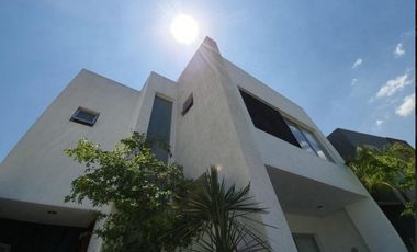 ¡¡Atención Inversionistas!! Venta de Casa en Remate Bancario, Col. Puerta del Valle, Zapopan.