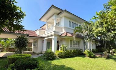 For rent 4 Bedrooms house at Home in Park