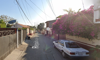¡¡Remate!! Amplia Casa En La Mejor Zona De Xochitepec Morelos.