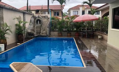 Venta de casa en la Urbanización Estancias del Río en la Vía Samborondón.