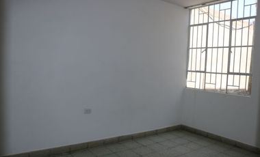 AMPLIO DEPARTAMENTO EN VENTA EN PLENO CENTRO DE PIURA MAS AZOTEA