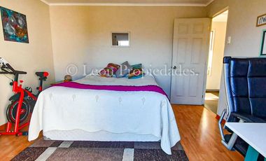 Se vende Hermosa parcela con casa en  condominio en sector Alhue, Curacaví.