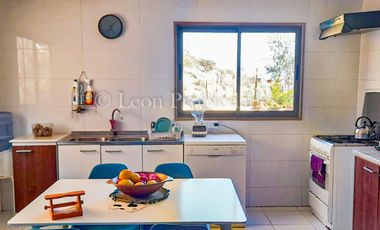 Se vende Hermosa parcela con casa en  condominio en sector Alhue, Curacaví.