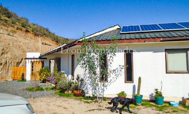 Se vende Hermosa parcela con casa en  condominio en sector Alhue, Curacaví.