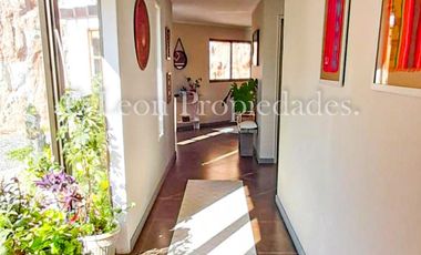 Se vende Hermosa parcela con casa en  condominio en sector Alhue, Curacaví.