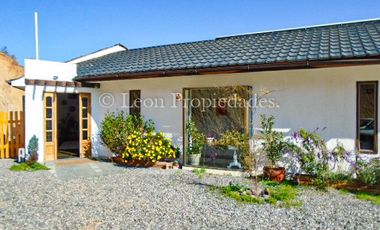 Se vende Hermosa parcela con casa en  condominio en sector Alhue, Curacaví.