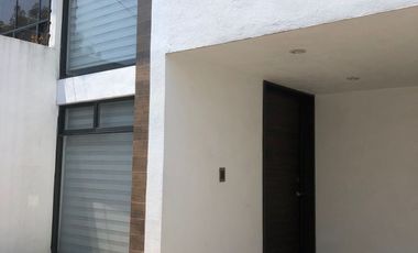 CASA REMODELADA EN VENTA EN VALLE DORADO