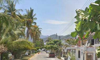 Hermosa y amplia casa en remate con una  excelente ubicación Col. Fovisste 100, Puerto Vallarta, Jalisco