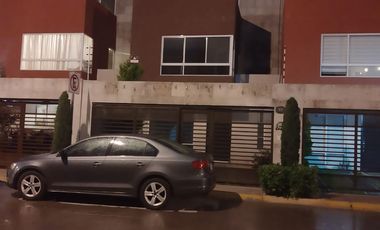 RENTA DE CASA TOSCANA A 45 MINUTOS DE SANTA FE