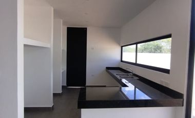 Casa en venta MOD. Bambú. 3 recamaras, piscina, garage techado, en privada residencial con amenidades.