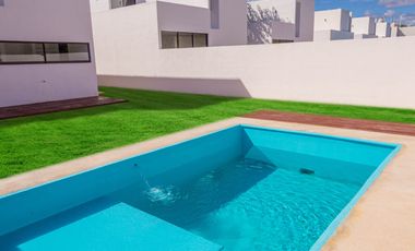 Casa en venta MOD. Bambú. 3 recamaras, piscina, garage techado, en privada residencial con amenidades.