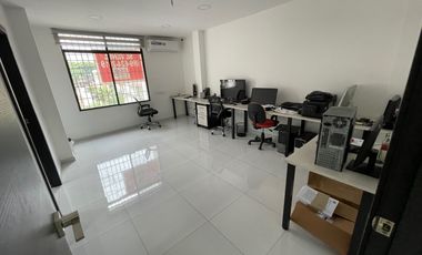 En venta edificio comercial en Urdenor 1