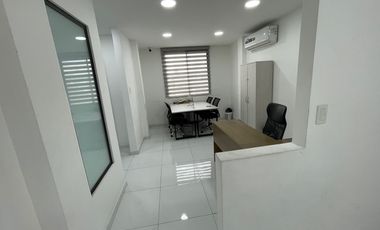 En venta edificio comercial en Urdenor 1