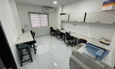 En venta edificio comercial en Urdenor 1