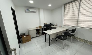 En venta edificio comercial en Urdenor 1