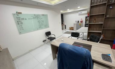 En venta edificio comercial en Urdenor 1