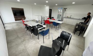 En venta edificio comercial en Urdenor 1