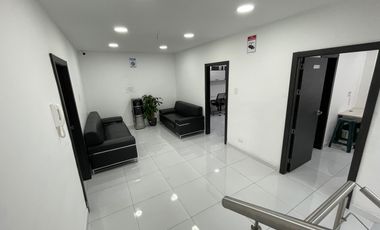 En venta edificio comercial en Urdenor 1