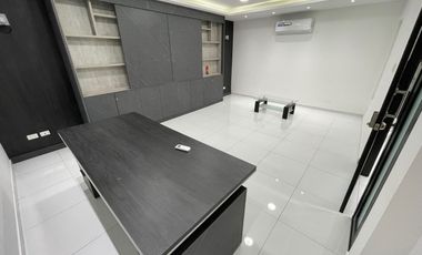 En venta edificio comercial en Urdenor 1