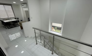 En venta edificio comercial en Urdenor 1