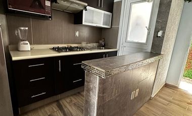 CASA EN RENTA AMUEBLADA EN CAÑADAS DEL BOSQUE