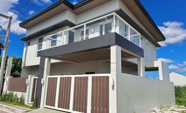 212 sqm - 5 Bedrooms House and Lot For Sale in Greenwoods Executive Village Cainta Rizal