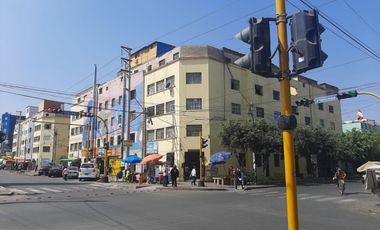 Vendo Inmueble Urbano a precio de remate en Av Prolongación La Mar - La Victoria a pocas cuadras del Emporio Comercial de Gamarra