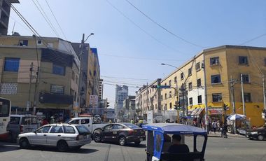Vendo Inmueble Urbano a precio de remate en Av Prolongación La Mar - La Victoria a pocas cuadras del Emporio Comercial de Gamarra