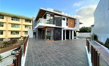 For Sale: 5 Bedrooms Luxurious Multi-Level Residence in Cebu