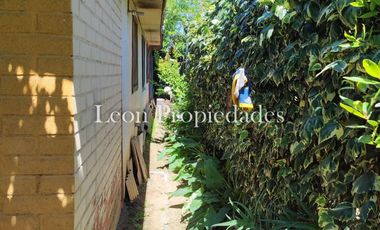 León propiedades vende casa en Curacaví Centro.