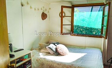 León propiedades vende casa en Curacaví Centro.