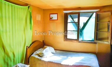 León propiedades vende casa en Curacaví Centro.