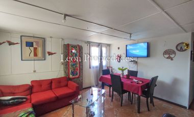 León propiedades vende casa en Curacaví Centro.