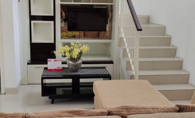 Disewakan Rumah Pakuwon City East Coast Park FURNISHED MURAH NEGO