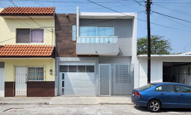 Casa en venta de 4 habitaciones Colonia Centro Veracruz Ver.