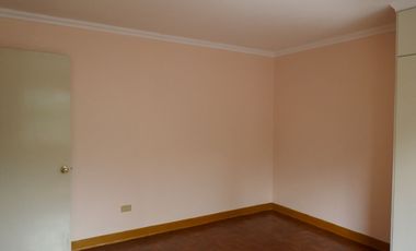 295 sq.m. townhouse of 5 bedrooms, for rent in Emerald Estate-Cebu City @ P50k/month